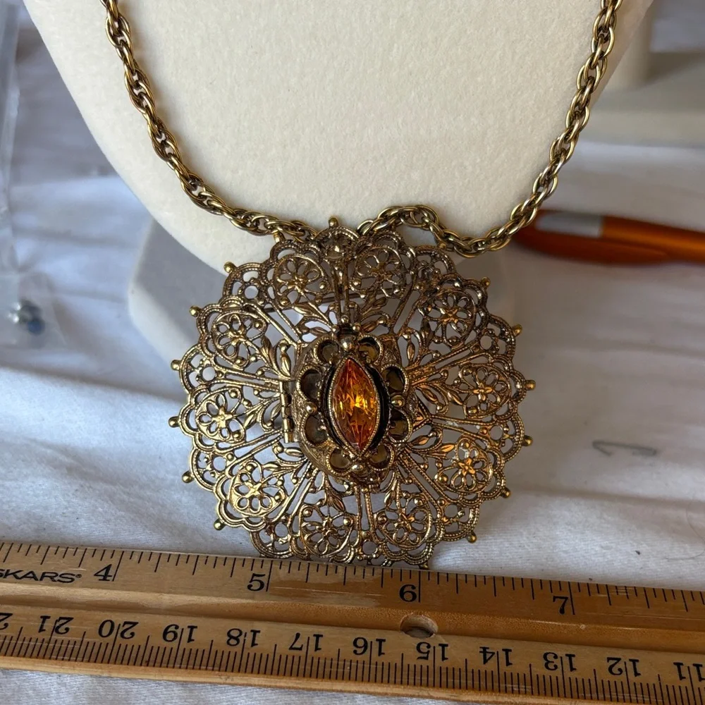 Source Unknown Gold Filigree Necklace with Orange Gem - Picture 3 of 6